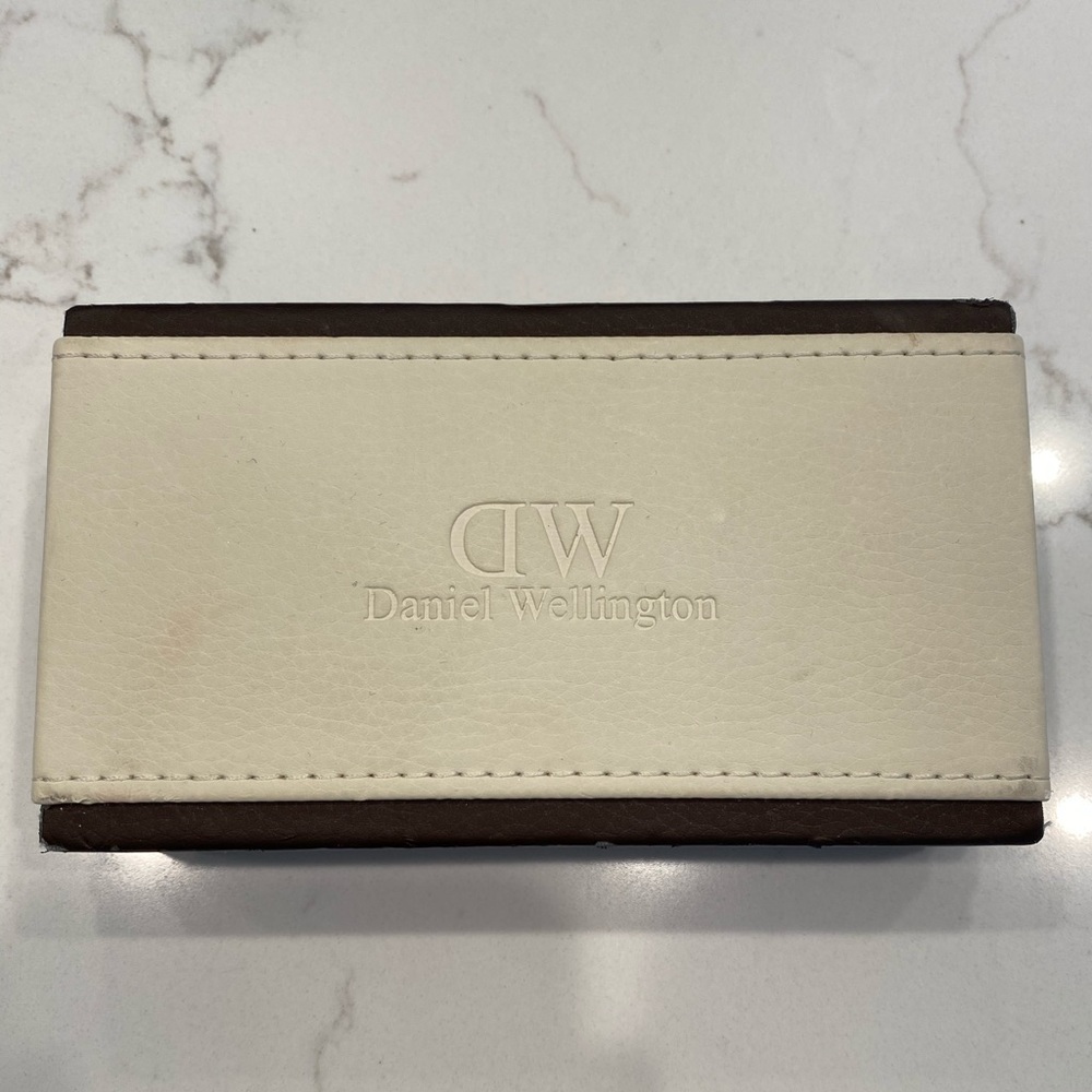 Daniel Wellington Watch - Picture 8 of 9